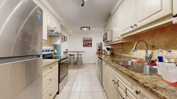 Toronto W09, ON M9A 4M8,61 Richview RD #508