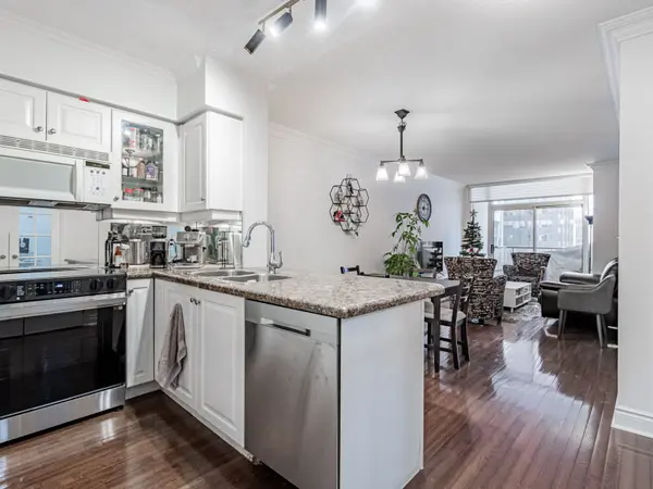 Toronto C02, ON M4V 3C6,10 Delisle AVE #705