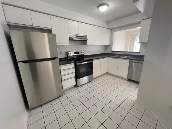 Brampton, ON L6X 5E8,9 Fairglen AVE #4