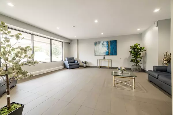 Overbrook - Castleheights And Area, ON K1K 3Y4,665 Bathgate DR #307