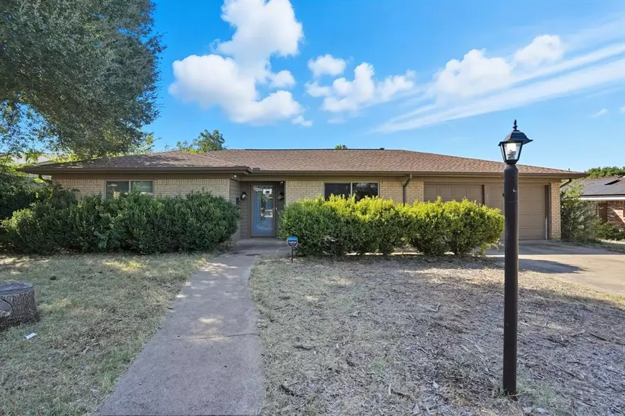 233 Bellvue Drive, Fort Worth, TX 76134