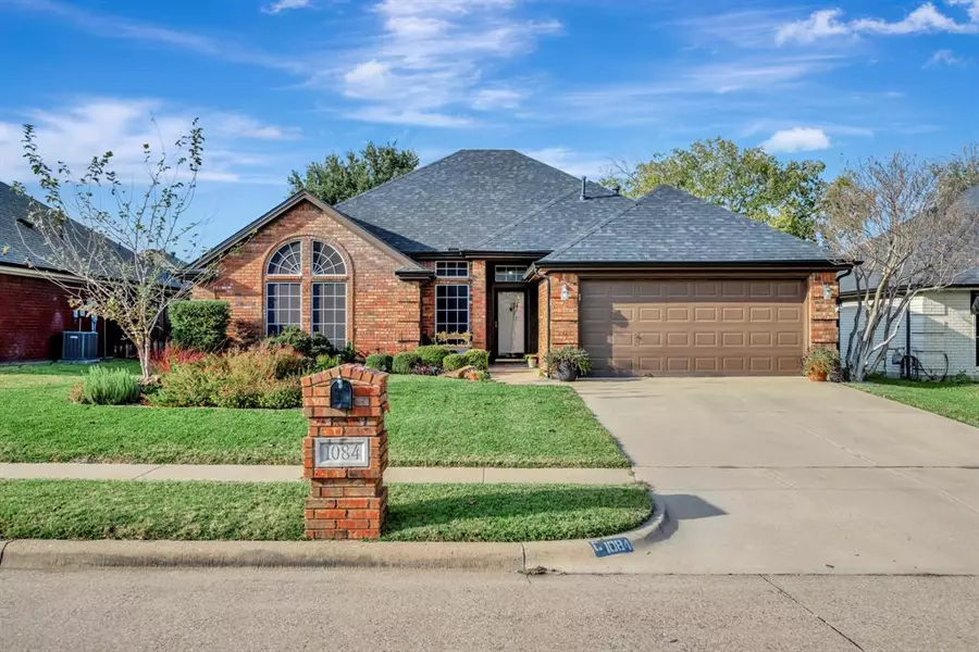 1084 Westgrove Drive, Saginaw, TX 76179