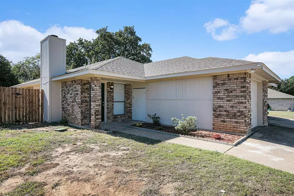 Arlington, TX 76015,2112 Windhurst Drive