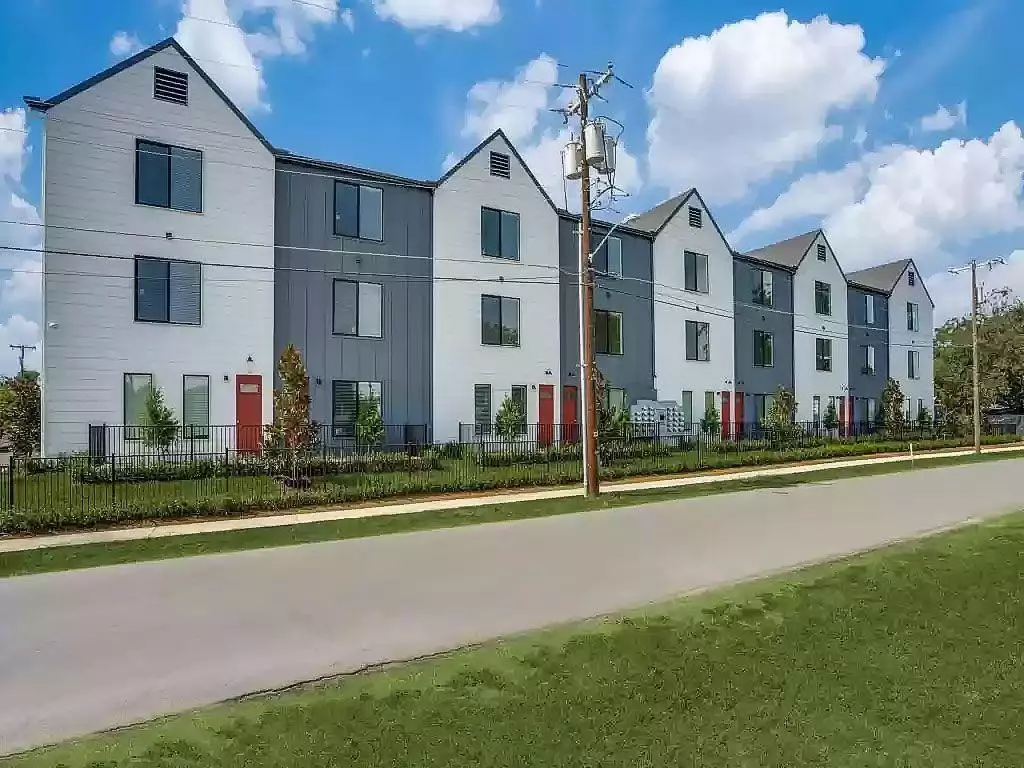 Dallas, TX 75210,3275 Dallas Street #307