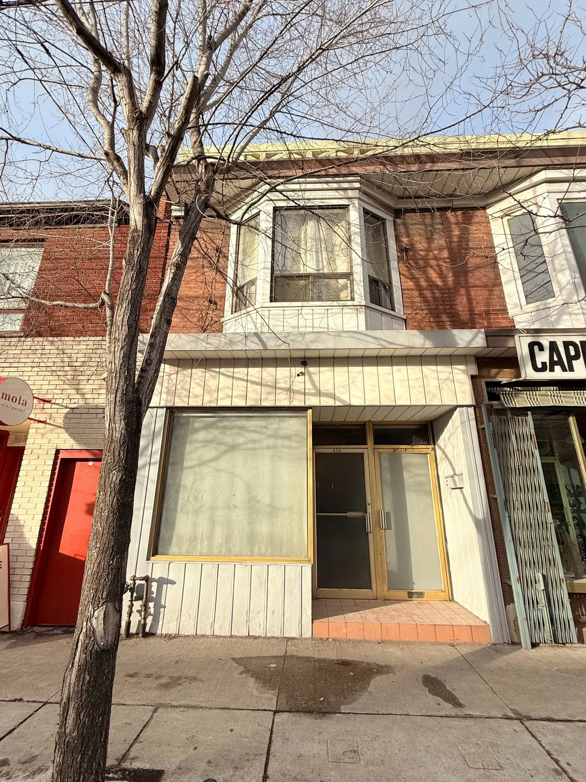 Toronto C01, ON M6J 1V3,820 Dundas ST W