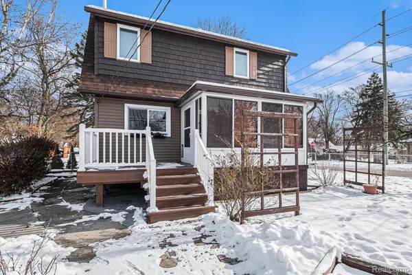 Farmington Hills, MI 48390,21305 ONTAGA ST