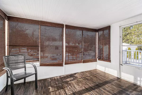 Farmington Hills, MI 48390,21305 ONTAGA ST