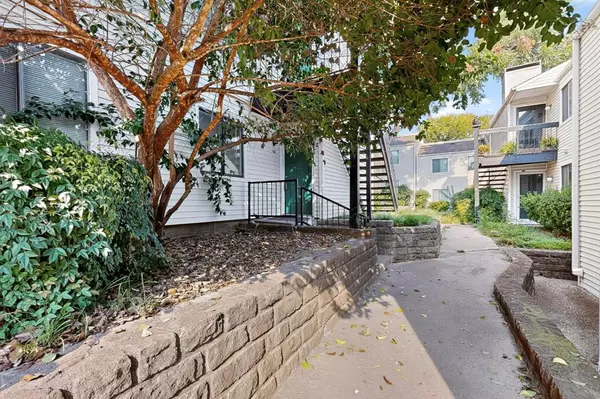 Dallas, TX 75231,7431 Holly Hill Drive #108