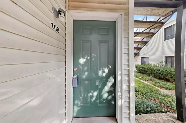 Dallas, TX 75231,7431 Holly Hill Drive #108