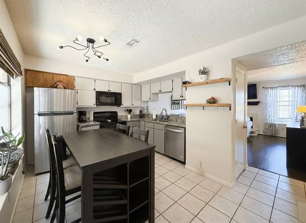 Denton, TX 76205,1237 Dallas Drive