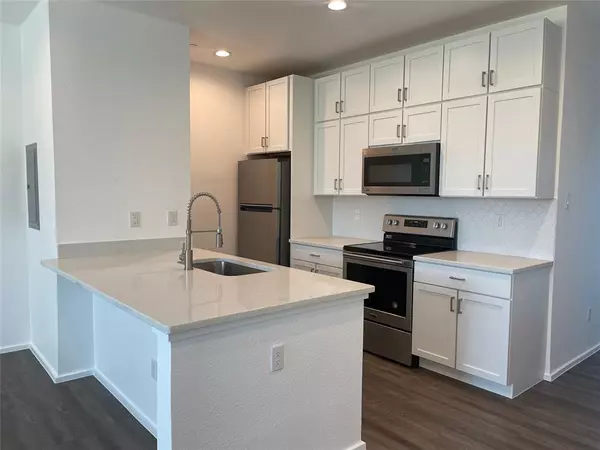 Dallas, TX 75210,3275 Dallas Street #307