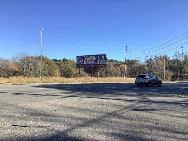 Shreveport, LA 71107,0000 North Market Street