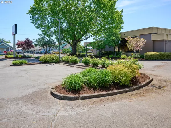 Molalla, OR 97038,200 CENTER AVE