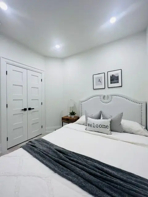 Toronto C01, ON M6J 2K1,217 Euclid AVE #Lower