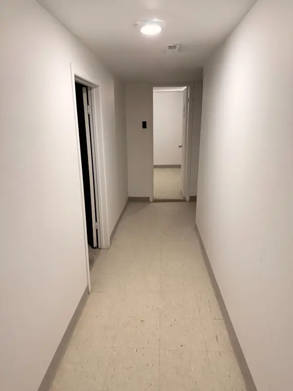 Toronto C01, ON M6J 1V3,820 Dundas ST W