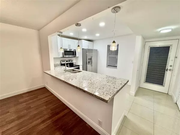 Lauderdale Lakes, FL 33311,2821 Somerset Dr #216