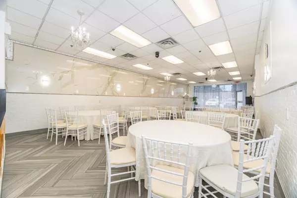 Vaughan, ON L4K 4C8,3232 Steeles AVE W ##3