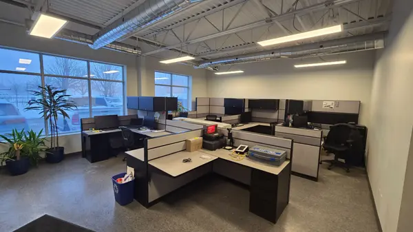 Aurora, ON L4G 3V5,145 Industrial Pkwy S #4