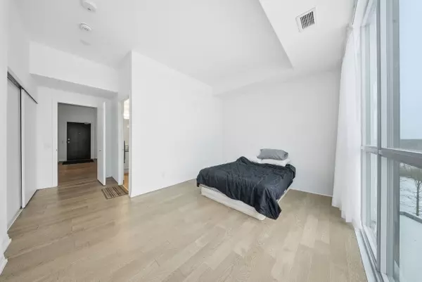 Niagara Falls, ON L2G 0Y9,7711 Green Vista Gate #801