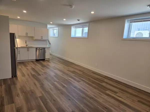 Belleville, ON K8P 4G3,8 Aldersgate DR #B