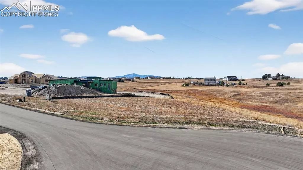 15690 Fox Creek LN, Colorado Springs, CO 80908