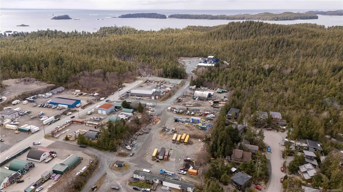 Tofino, BC V0R 2Z0,640 Warren Way