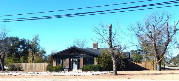 Brady, TX 76825,617 N Bridge