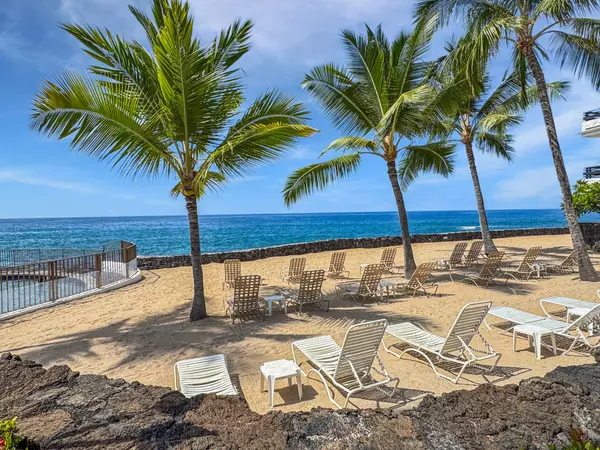 Kailua-kona, HI 96740,75-6082 ALII DR #B136