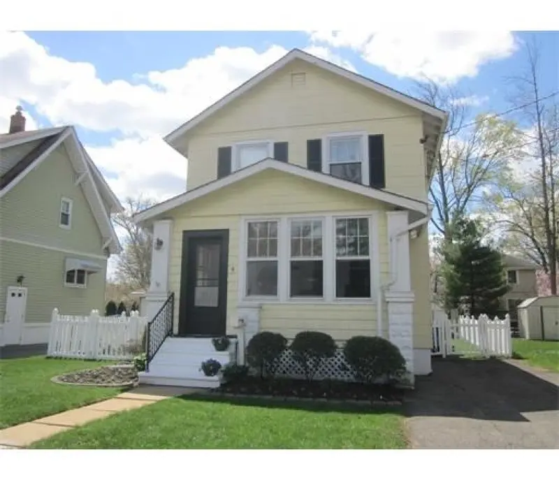 4 Park Pl, Metuchen Boro, NJ 08840