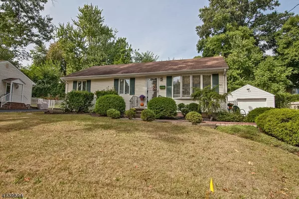 28 Huntley Rd, Summit City, NJ 07901