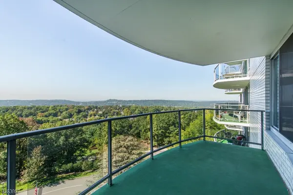 1 Claridge Dr, 602 #602, Verona Twp., NJ 07044