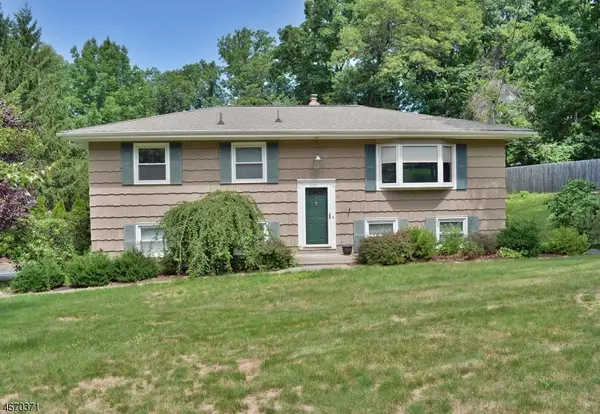 16 Hillview Ct, West Milford Twp., NJ 07480