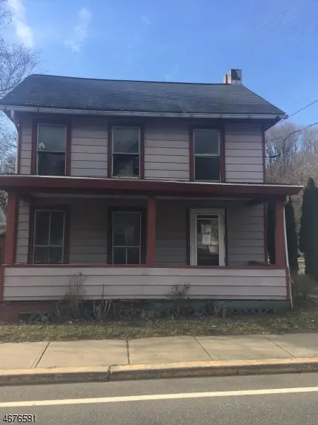 27 Water St, Milford Boro, NJ 08848