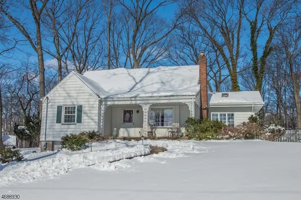 23 Grandview Dr, North Haledon Boro, NJ 07508