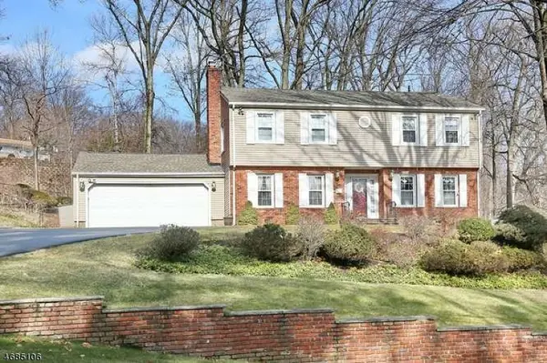 96 Mandon Ter, Hawthorne Boro, NJ 07506