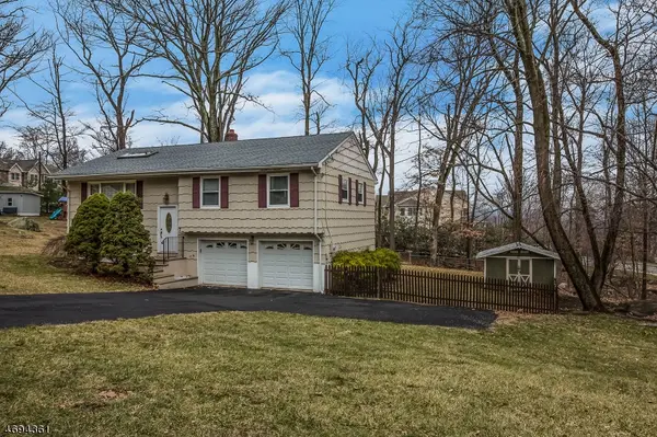 7 Alpine Dr, Butler Boro, NJ 07405