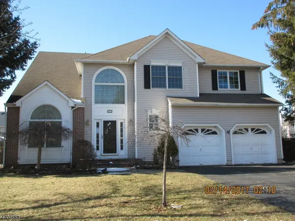 7 Goosetown Dr, Clinton Town, NJ 08809