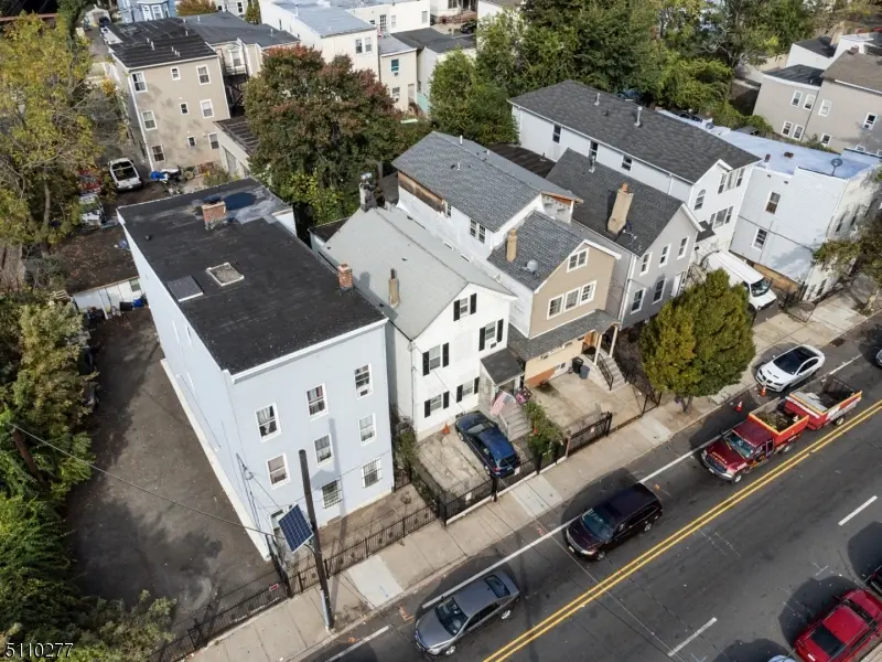 178 1St St, Newark City, NJ 07107