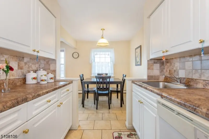 605 Grove St #H4, Clifton City, NJ 07013