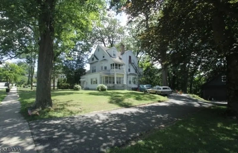 48 Crane St, Caldwell Boro Twp., NJ 07006