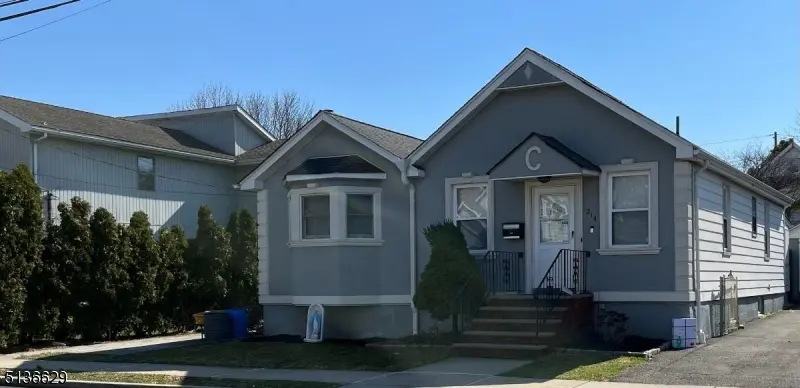 Totowa Boro, NJ 07512,214 Grant Ave