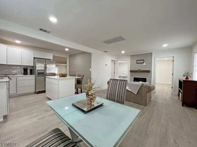 306 Brown Trl, Hopatcong Boro, NJ 07843