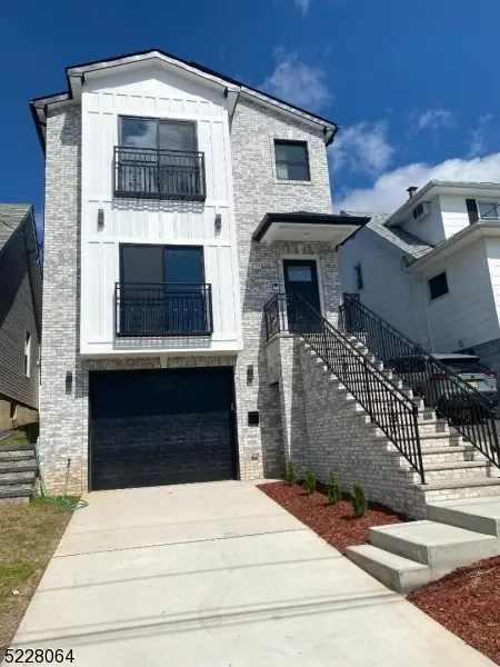 279 Forest St, Kearny Town, NJ 07032