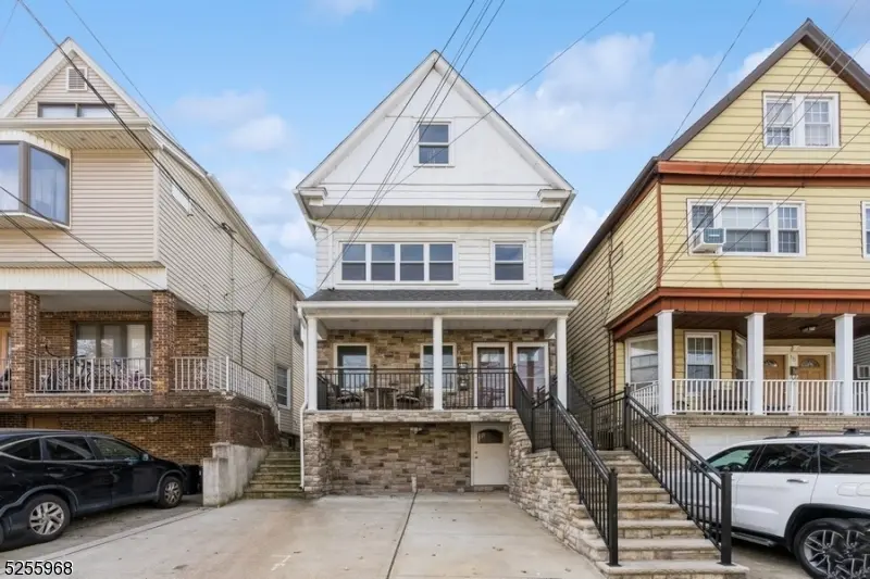 Bayonne City, NJ 07002,130 W 29Th Street