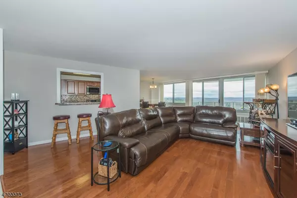 1 Claridge Dr, 702 #702, Verona Twp., NJ 07044