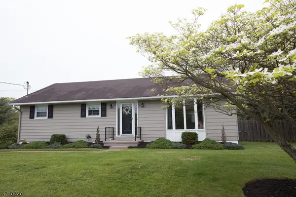 90 Dawn Rd, Milford Boro, NJ 08848