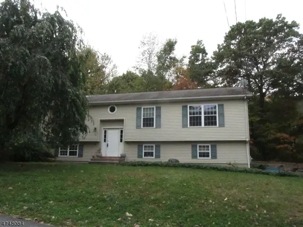 40 Chickadee Ln, West Milford Twp., NJ 07421