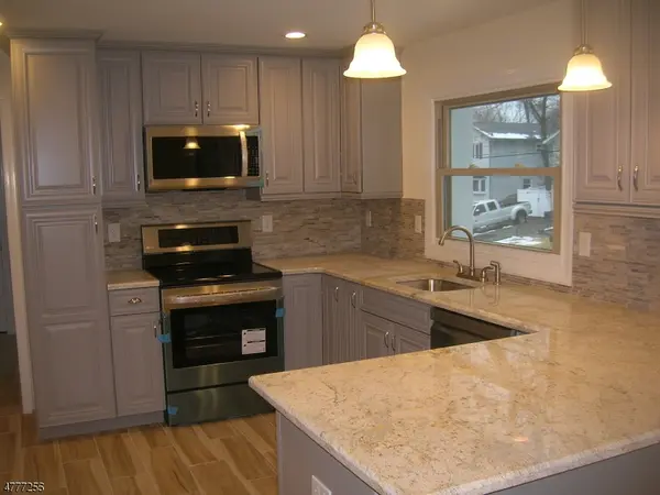 307 Idalroy Trl, Hopatcong Boro, NJ 07843