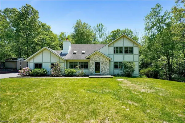 26 Mountain Lake Rd, White Twp., NJ 07823