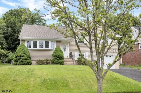 31 Luisser St, Clifton City, NJ 07012